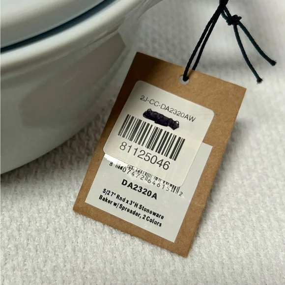 White Brie Cheese Baker with Lid and Bamboo Spreader - Picture 7 of 7